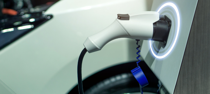 Automóveis híbridos plug mais poluidores