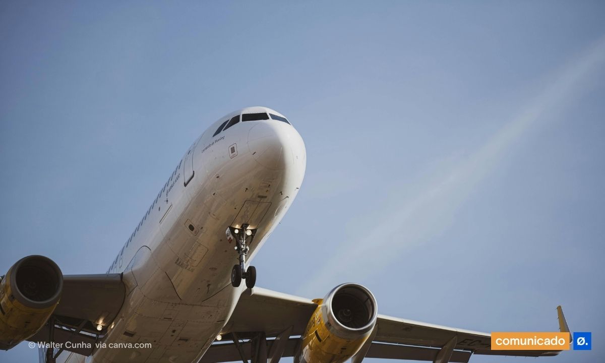 Emissões da aviação cresceram 19% desde 2019 e expansão aeroportuária ameaça roteiro de descarbonização da aviação